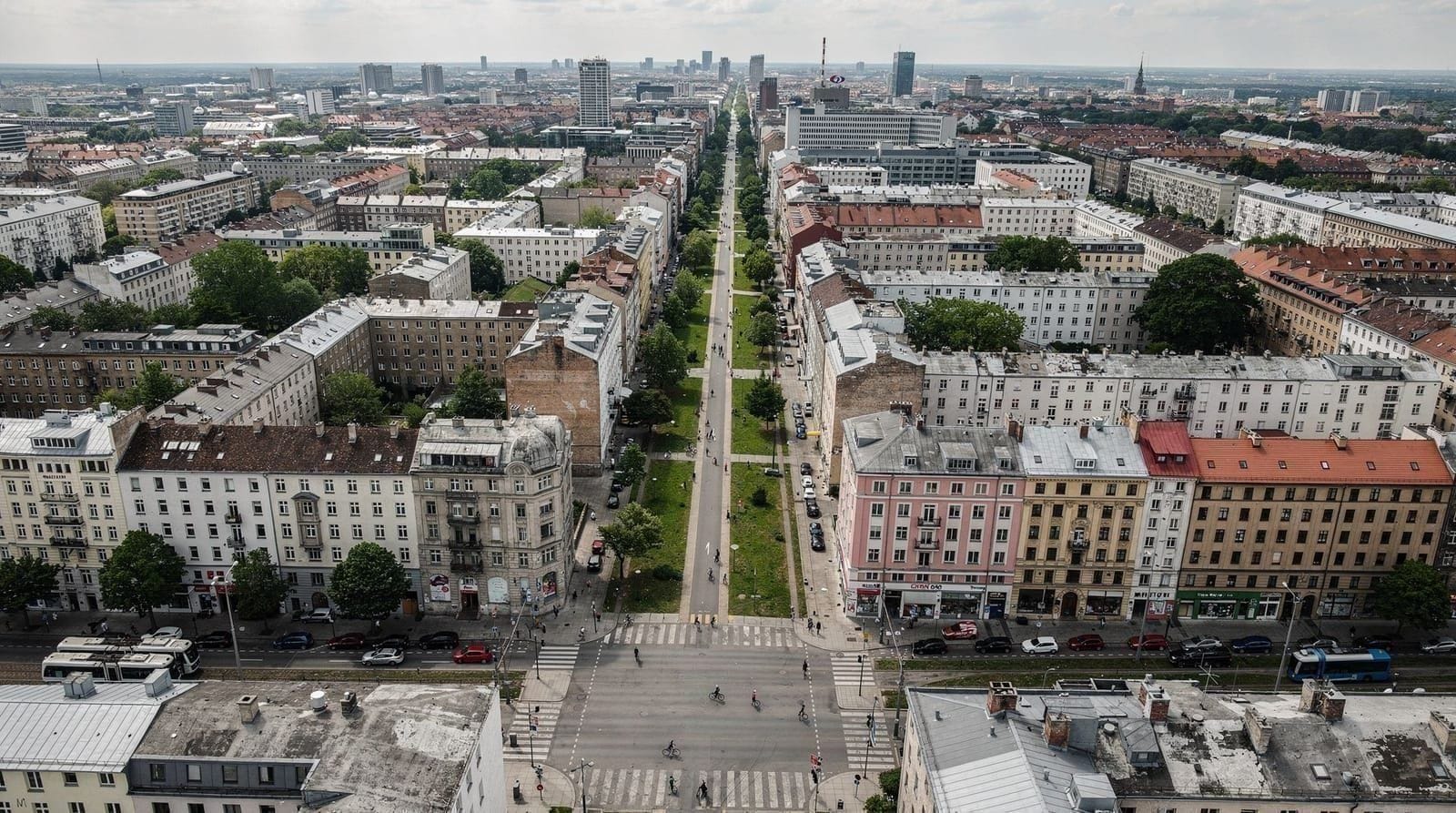 Berlin divided: the four sectors, the Wall and life in a split city 1945–1990